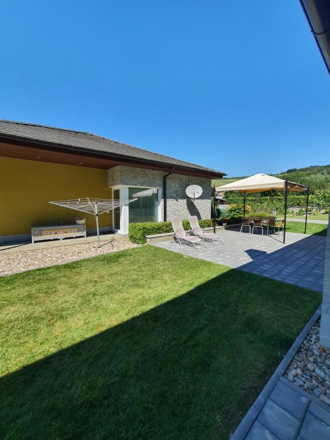 Apartman Kurdejov Hustopece Exterior photo